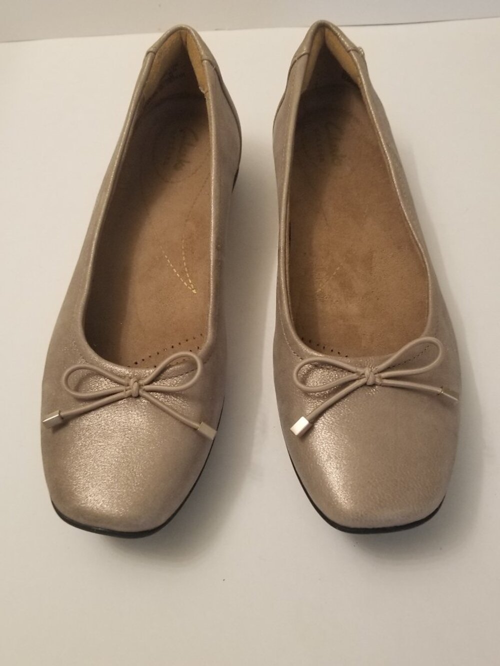 Clarks Gold Leather Metallic Bow Ballet Flat  NWT  size 7.5
